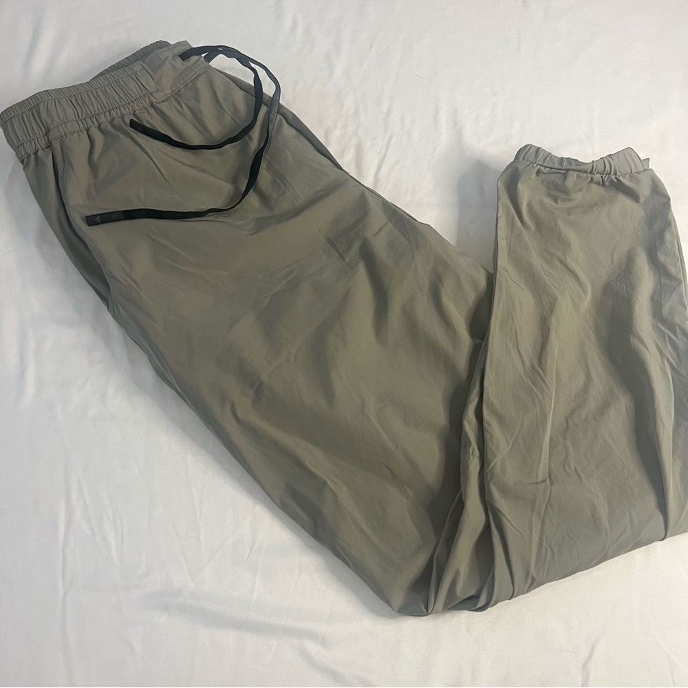 VASSA Men’s Lightweight Performance Jogger Pants Olive Green Size Lg Athletic